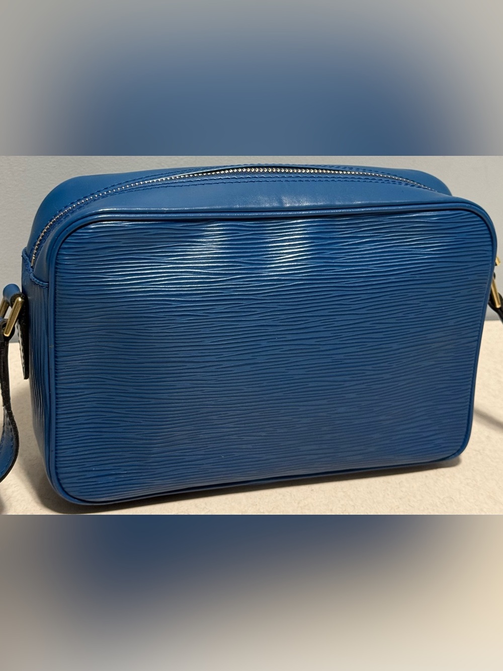 Louis Vuitton Vintage Trocadero Epi Leather - Picture 4 of 16